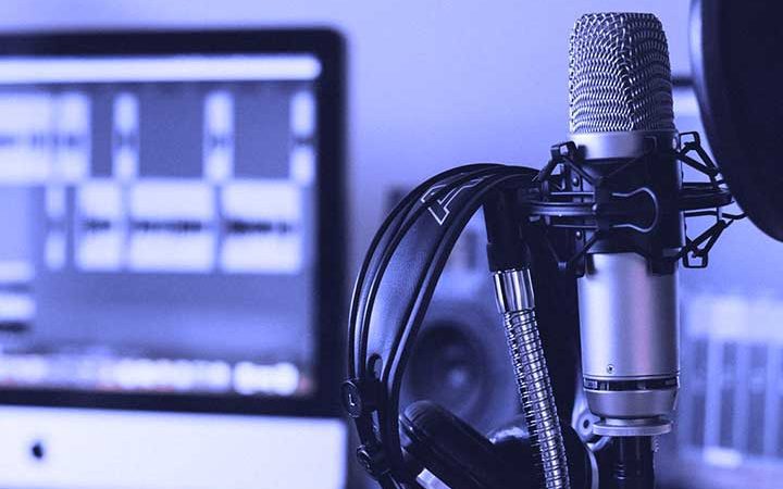 Comparison Of Microphones To Record Podcast With The Computer